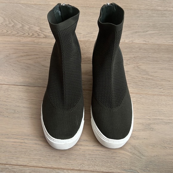 Steve Madden Lizzy Wedge Sneakers Olive Green 8 - Picture 9 of 10